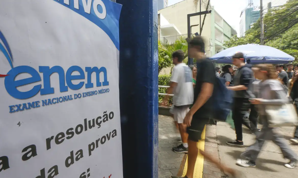 Enem: prazo para isenção de taxa de inscrição termina na sexta-feira